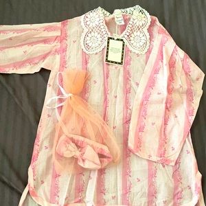 Branded Kameez paired with beautiful headband